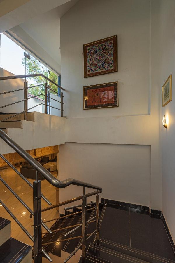 קארג'אט Saffronstays Riverfront Manor, 5-Bdr Pool Villa By Pej River מראה חיצוני תמונה
